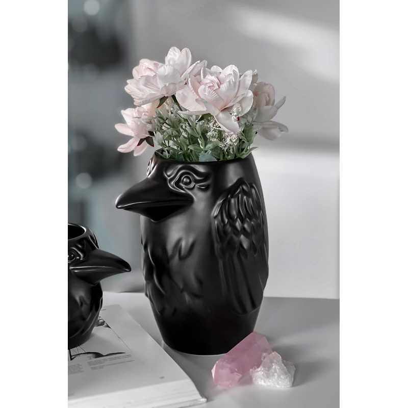 Raveena Vase