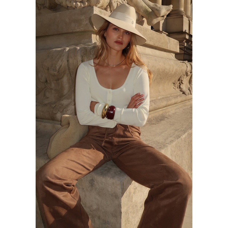 AMOUR CROP – FOAM