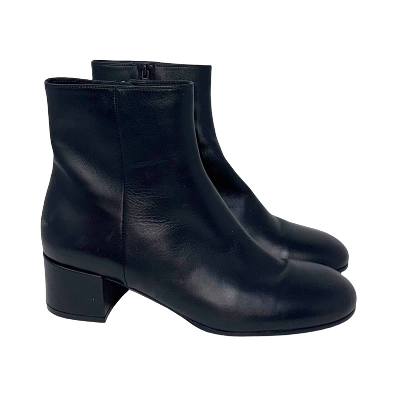 Gianvito Rossi Round Toe Booties