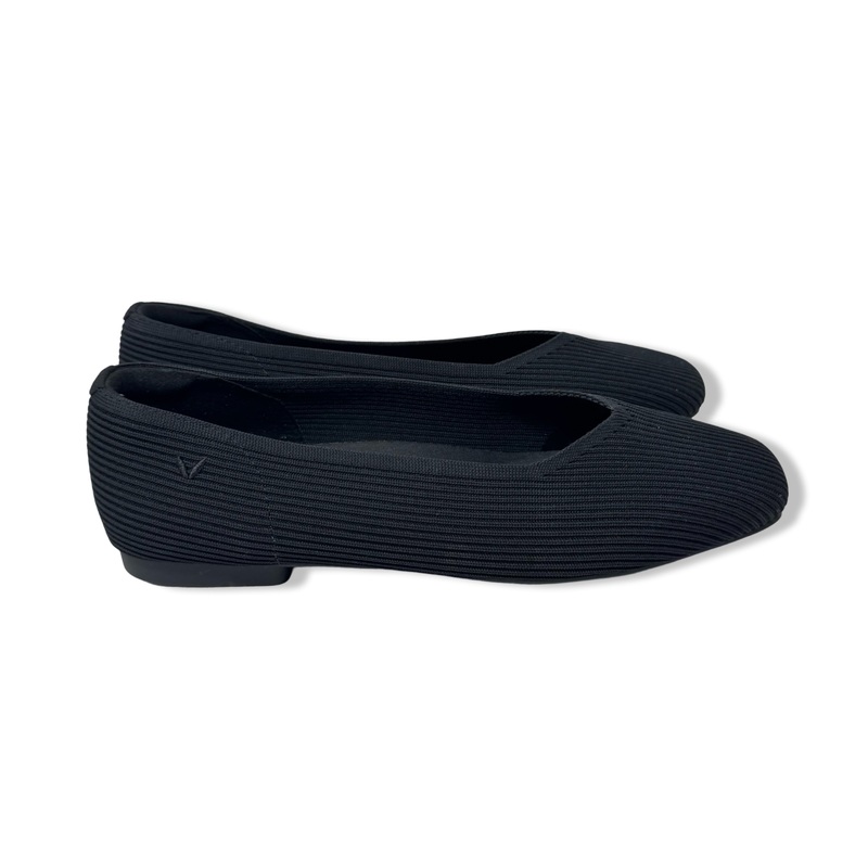 Vivaia Square Toe V-Cut Flats