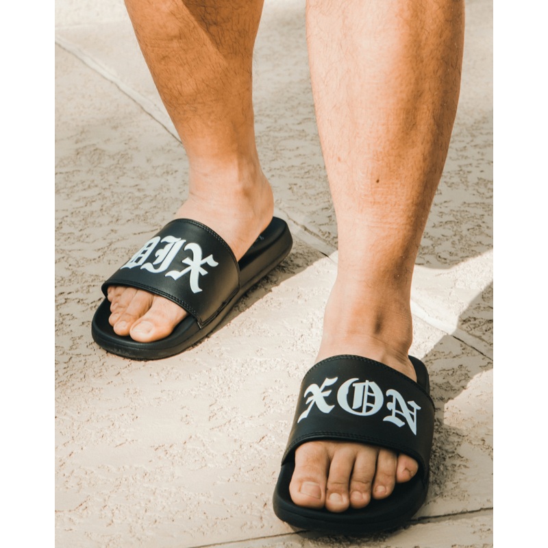 White Central Slides – Black