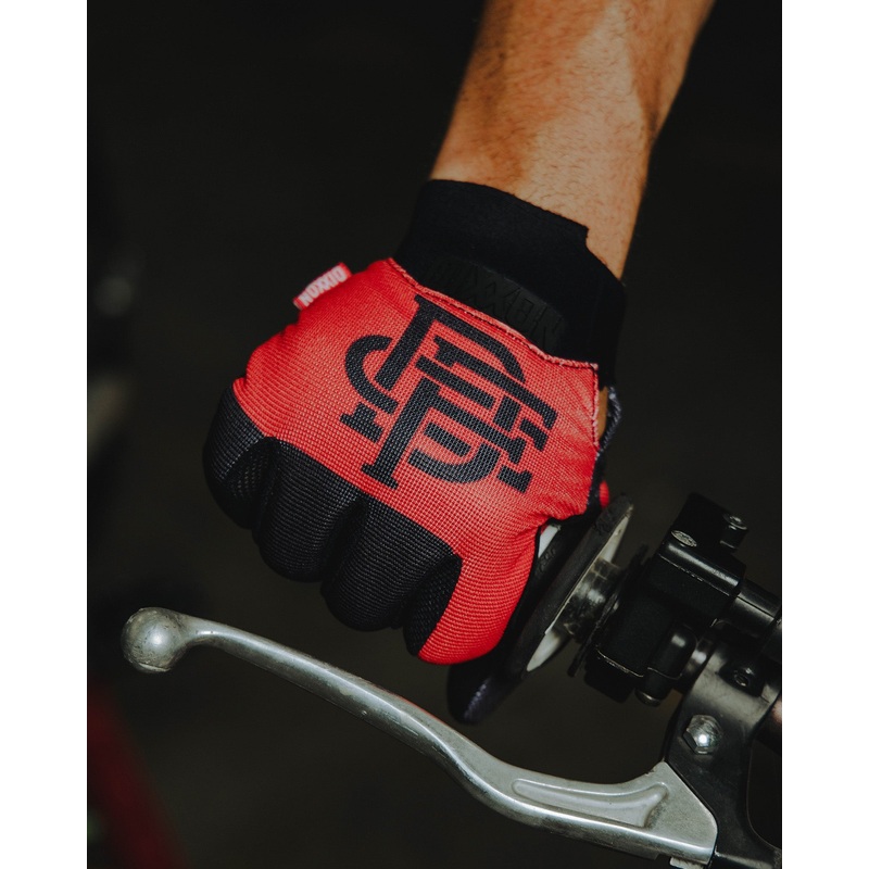 BRAAP Moto Gloves – Badge – Black & Red