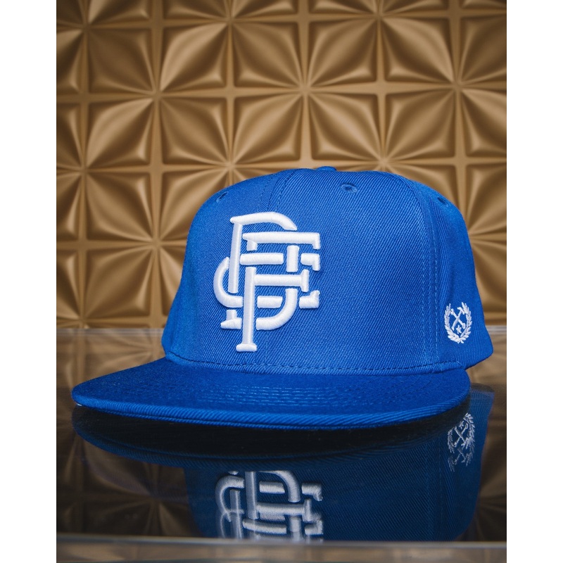 Badge Flat Bill Snapback – Blue