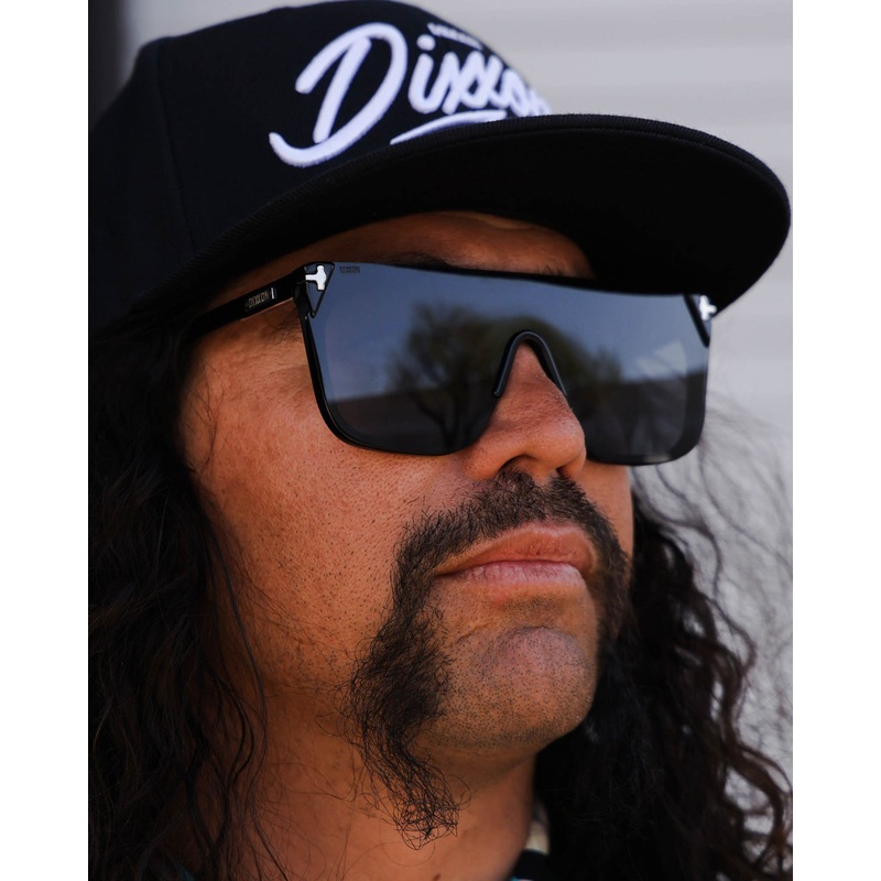 Vega Sunglasses – Black & Gray