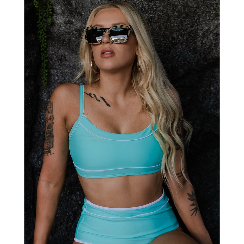 Women’s Coastline Bikini Top – Tiffany & White