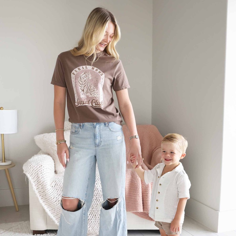 Feral Moms Club Graphic Tee | Espresso