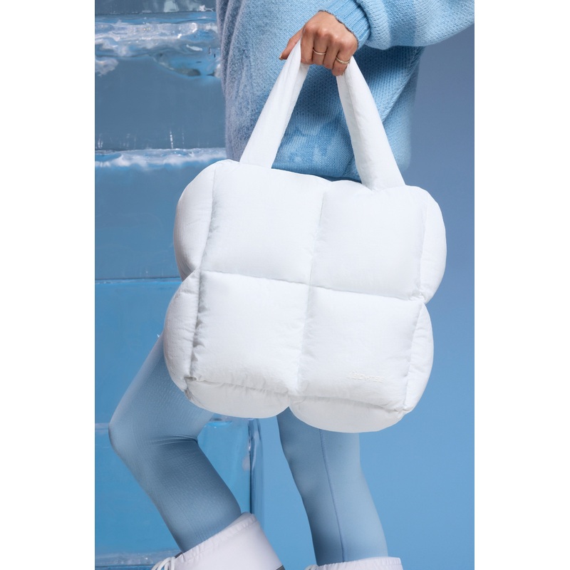 Arctic – Quilted Puffer Bag in White